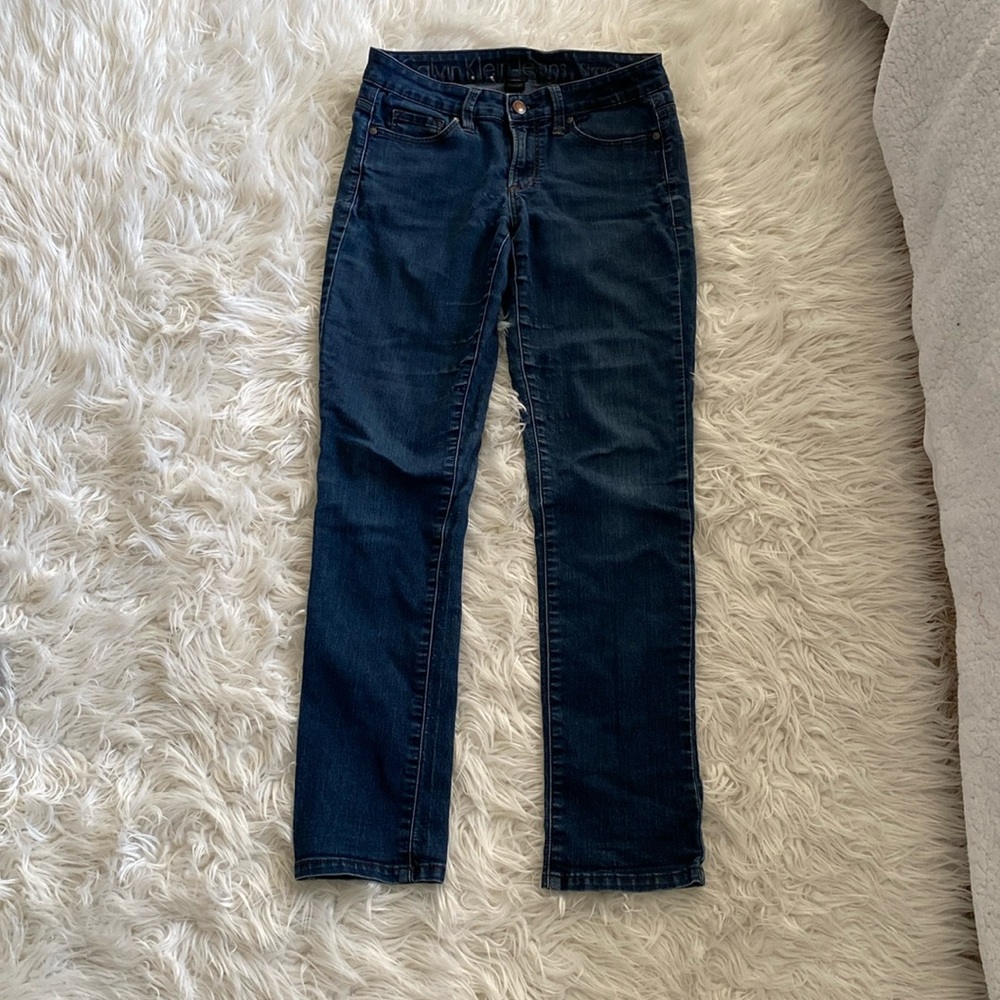 CALVIN KLEIN STRAIGHT JEANS (women’s)